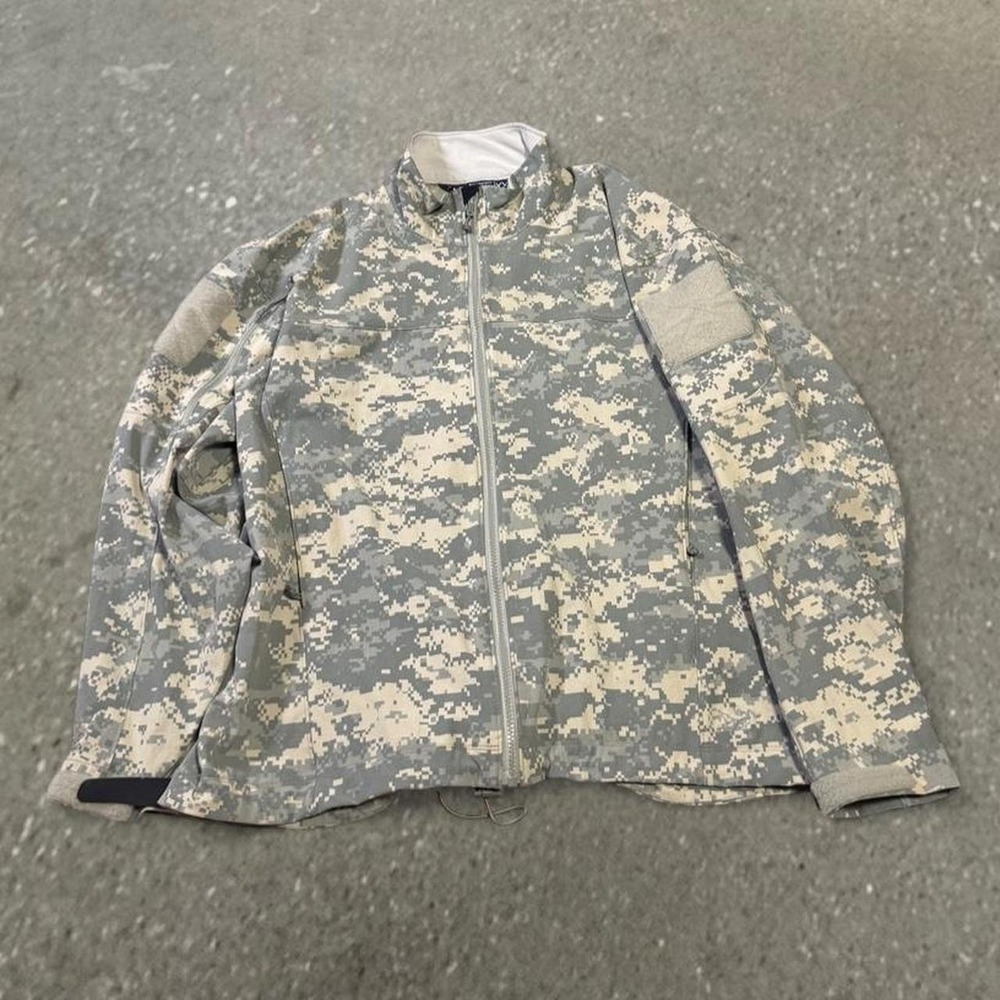 Arcteryx LEAF Digital Camo Tactical Softshell Jacket Mens Large ACU Pattern